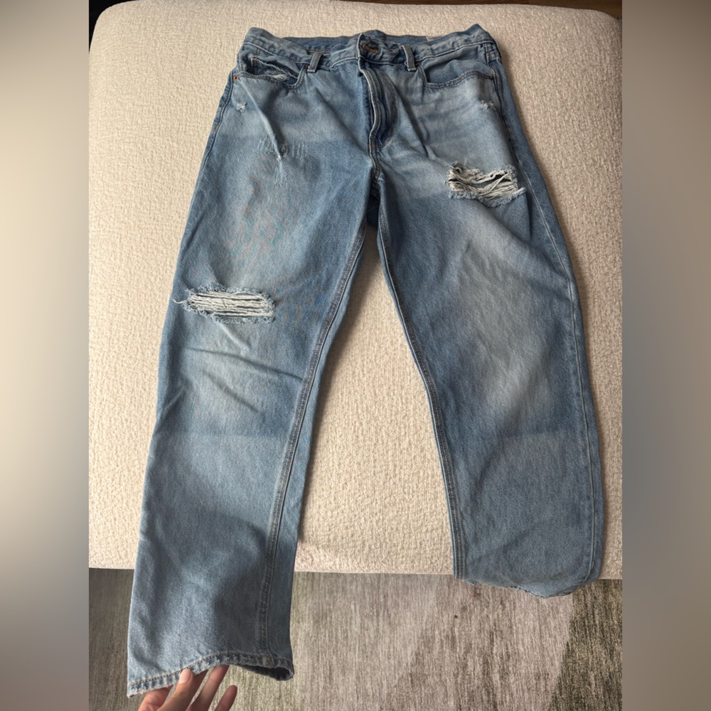Old Navy Light Blue Relaxed Jeans - Picture 3 of 4